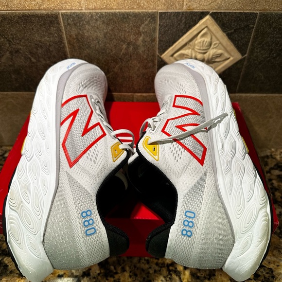 Men’s New Balance 880 Fresh Foam V14. - Picture 12 of 14